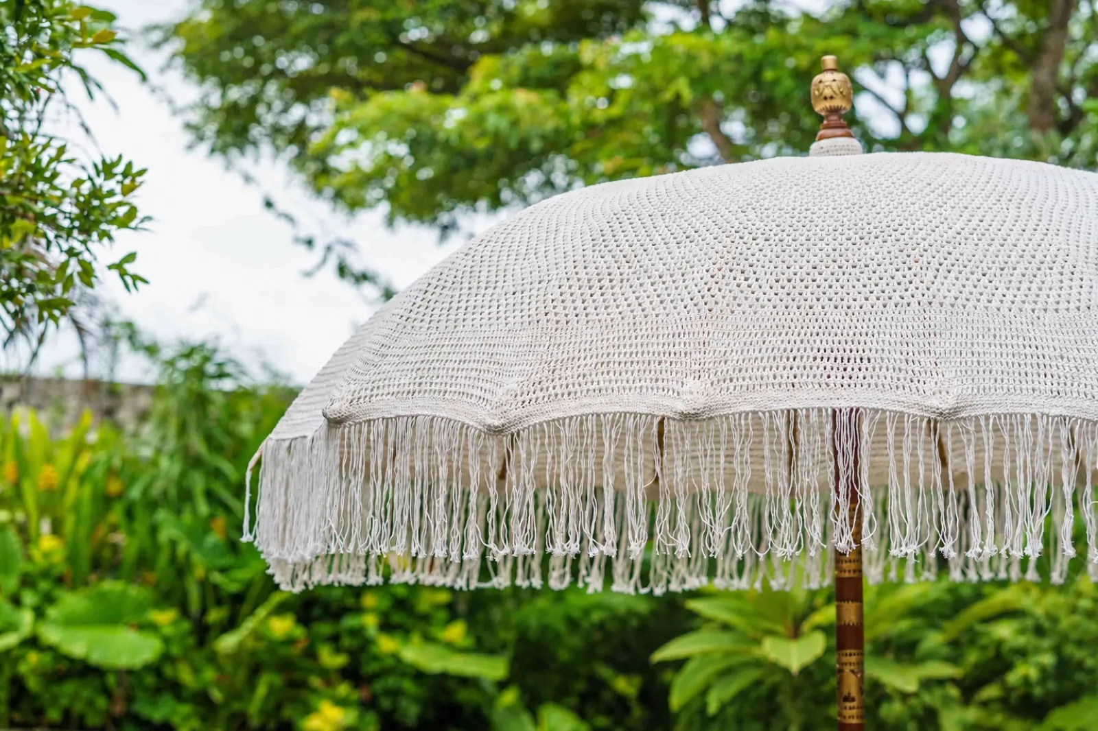 Macrome Cream Bali umbrella · Cream · macramé crown · cotton tassel skirt